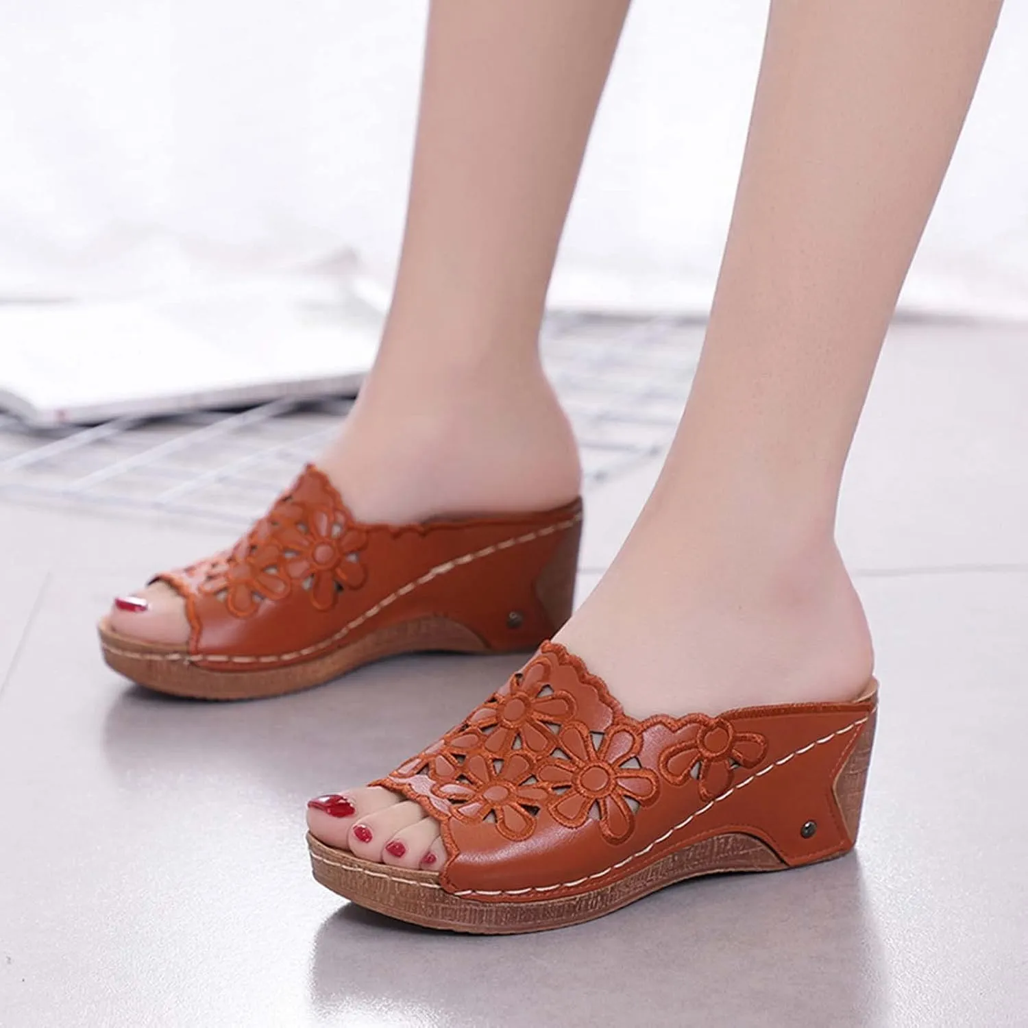 oiangi Wedge Sandals for Women Casual Summer Flower Hollow Open Toe Slip-on Platforms Slipper Comfortable Outdoor Ladies Shoes Flip Flops Sandalias