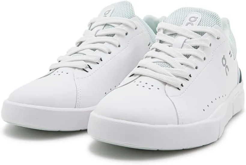 On Women's The Roger Advantage Sneakers