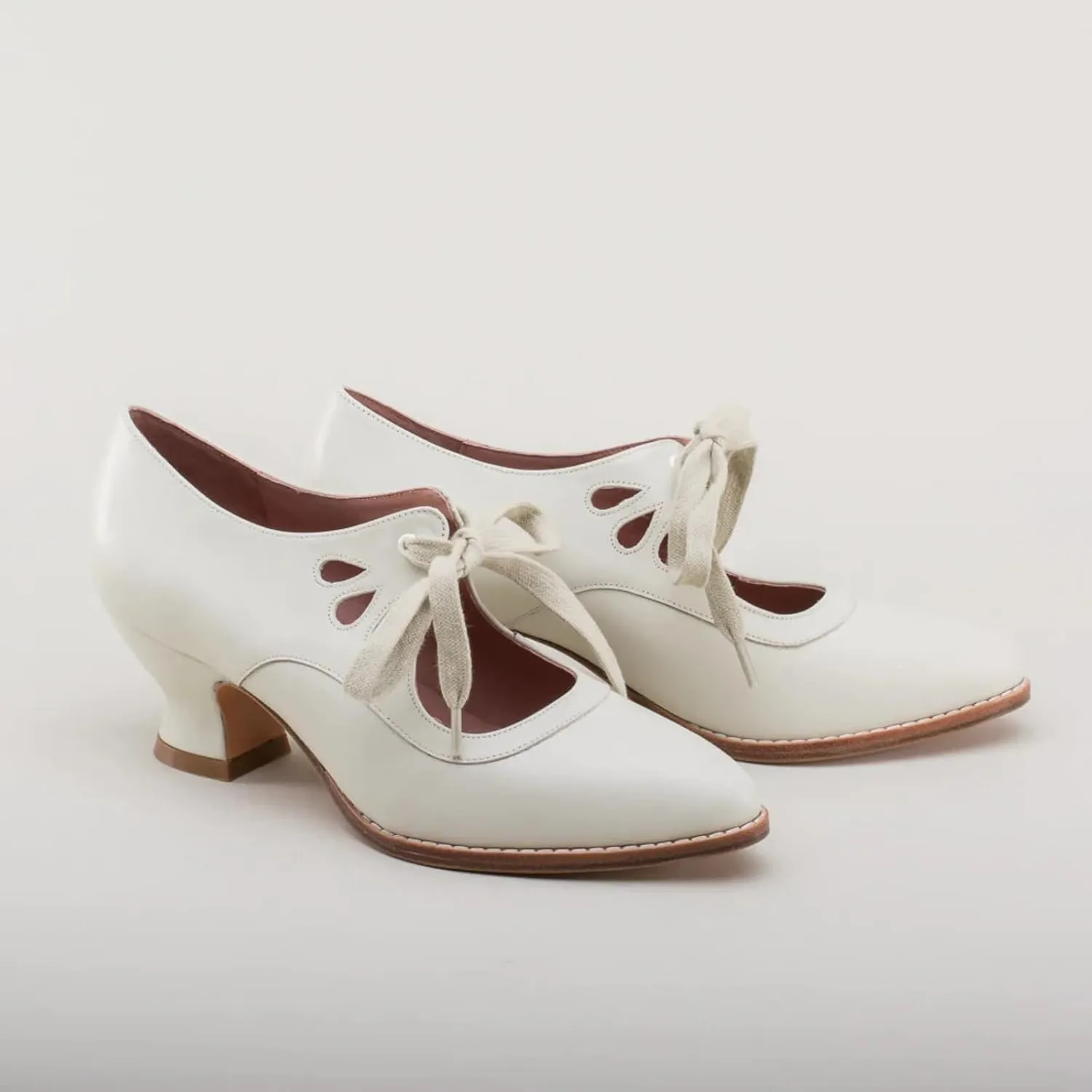 Women's Chunky Heel Lace Up Oxfords Pointed Toe Mid Chunky Heel Brogues Casual Saddle Shoes Comfortable Wingtip High Heel Pumps Shoes