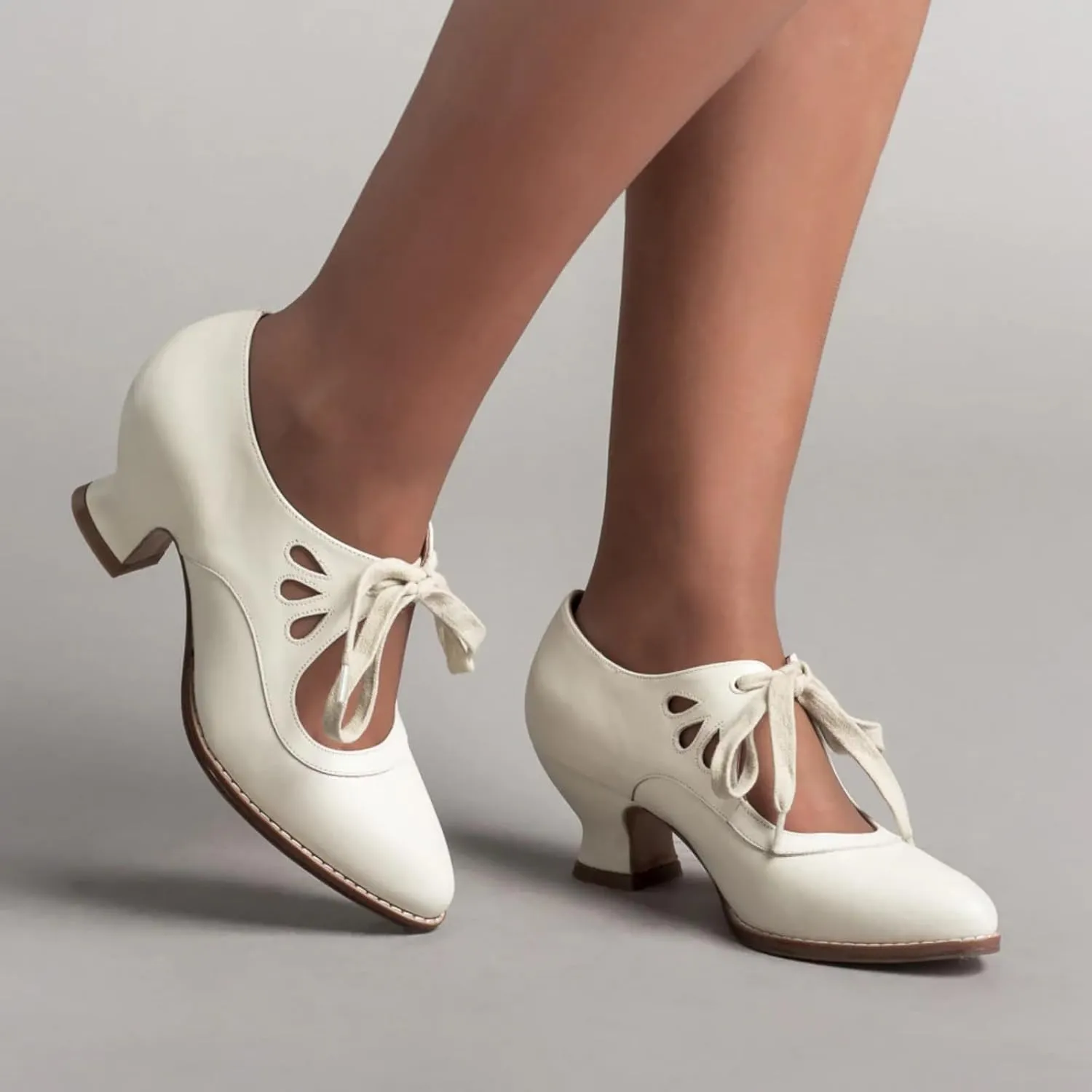 Women's Chunky Heel Lace Up Oxfords Pointed Toe Mid Chunky Heel Brogues Casual Saddle Shoes Comfortable Wingtip High Heel Pumps Shoes