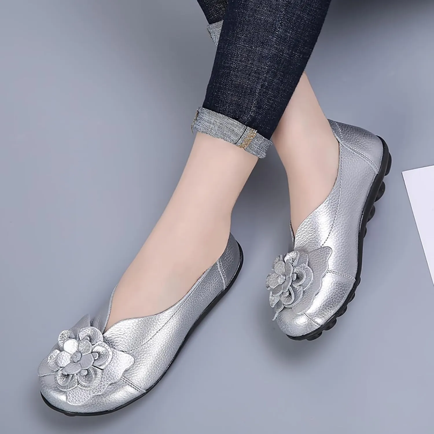 Womens Leather Loafers Flower Cowhide Flat Sandals Comfort Walking Casual Flat Loafer, Round Toe Soft Sole Slip On Sandals Breathable Indoor Outdoor Walking Shoes