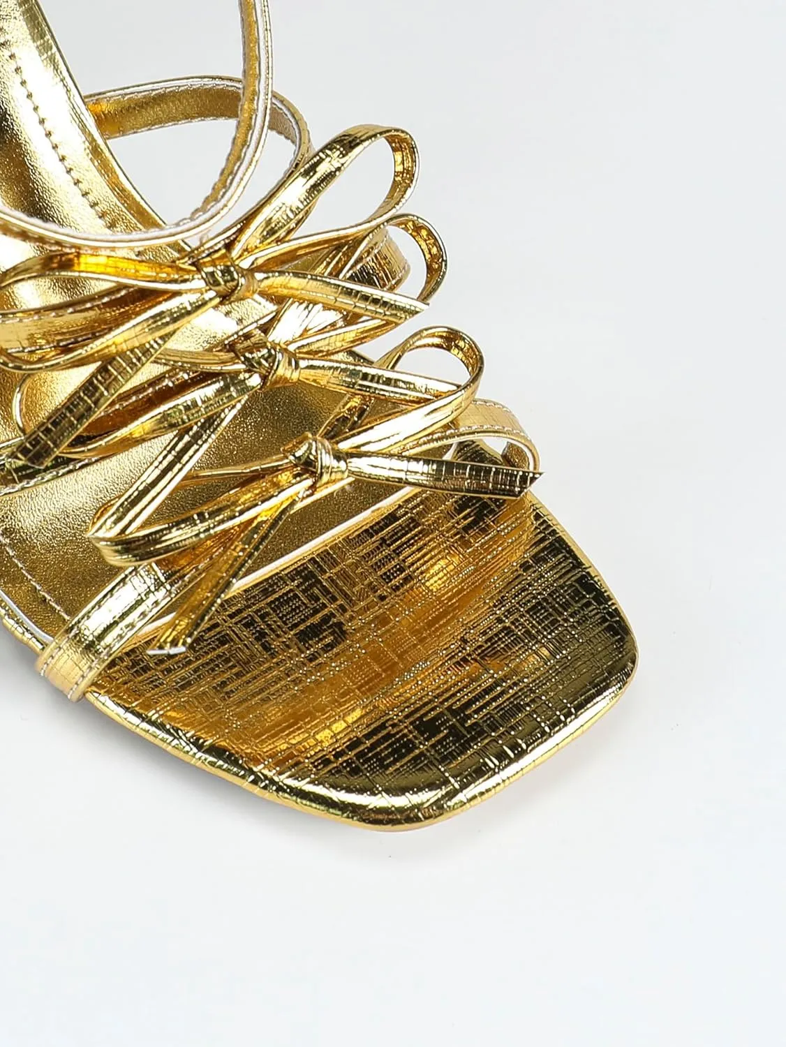 Women's Metallic High Heel Sandals – Elegant Crisscross Strap Evening Shoes with Knot Details, Glamorous Stiletto Heels for Galas & Formal Events