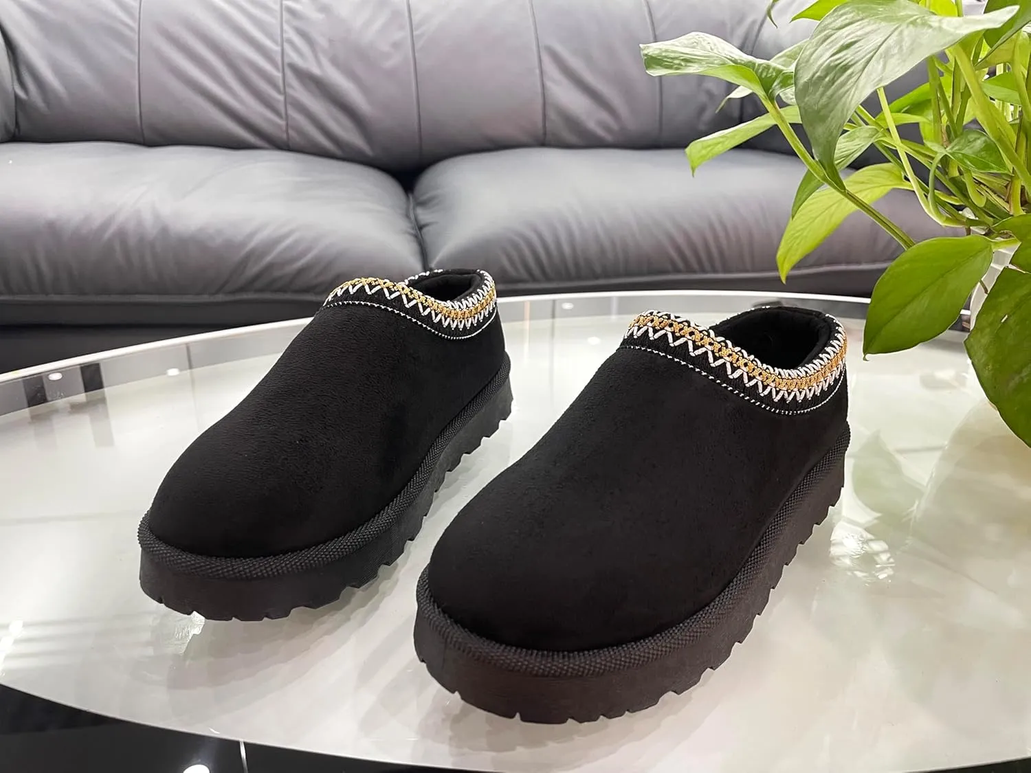 Women's platform slippers.Genuine Suede Fuzzy Cozy Mini Boots,Ideal for Indoor and Outdoor.Warm short ankle boots.The shoe size runs small,please order one size up.