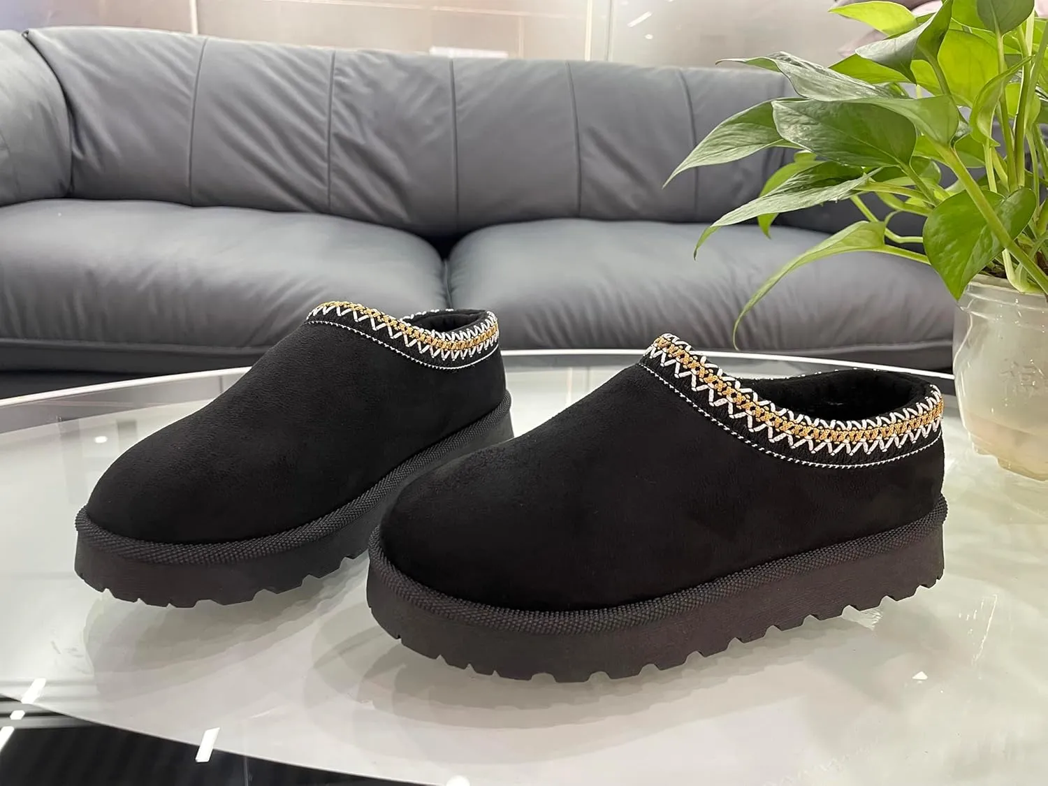 Women's platform slippers.Genuine Suede Fuzzy Cozy Mini Boots,Ideal for Indoor and Outdoor.Warm short ankle boots.The shoe size runs small,please order one size up.