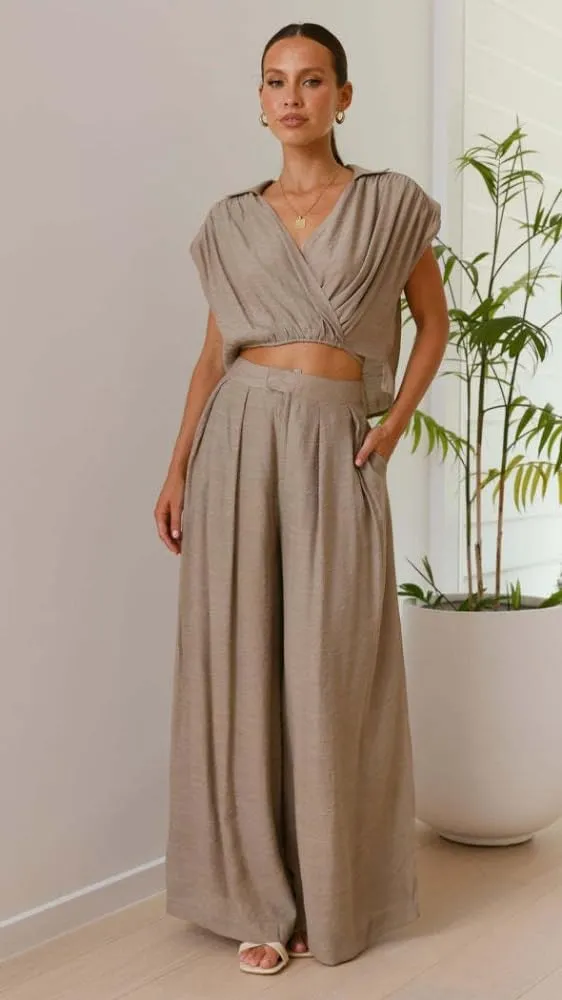 Women's Spring/Summer Street Retro Set V-neck Short sleeved Top High Waist Wide Leg Pants Two Piece Set